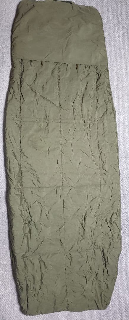 寝袋　シュラフ　軍用　未使用