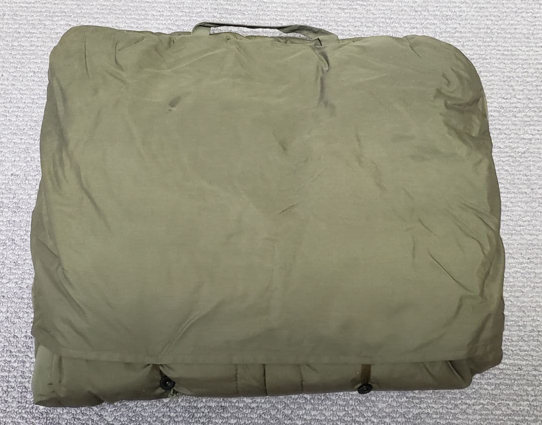 寝袋　シュラフ　軍用　未使用