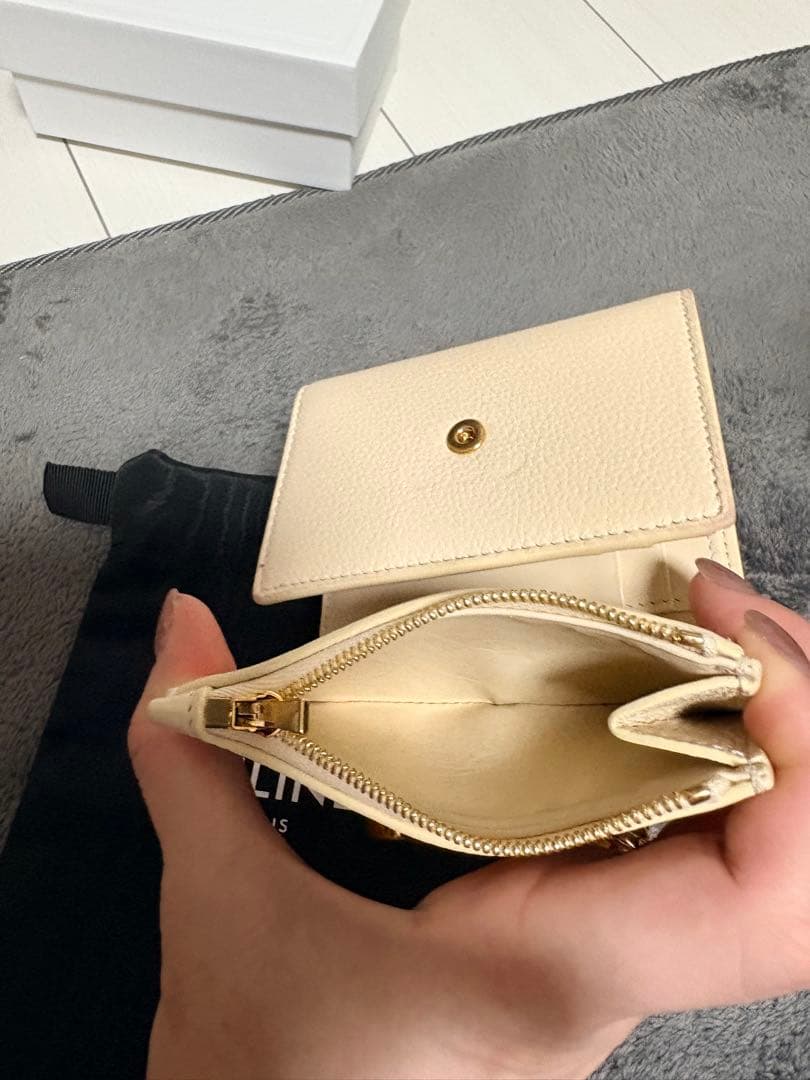 CELINE 三つ折り財布クリーム