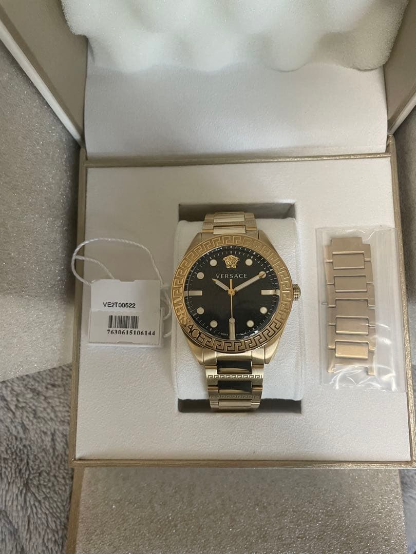 VERSACE ヴェルサーチェ　グレカドームクォーツ　ゴールド