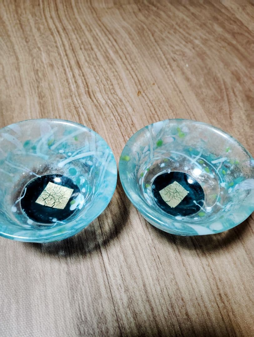 高級金箔入りガラス小鉢　冷酒のお猪口にも！青と緑のマーブル模様 2個