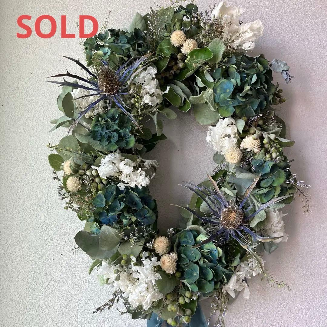 紫陽花とエリンジウムの爽やかオーバルリース　千日紅　ユーカリ