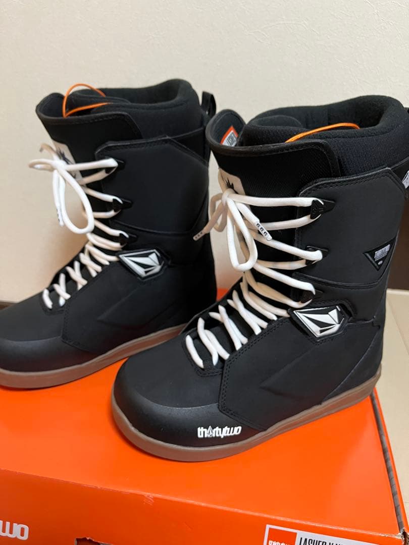 美品thirtytwo LASHED x VOLCOM 24-25 27.5cm