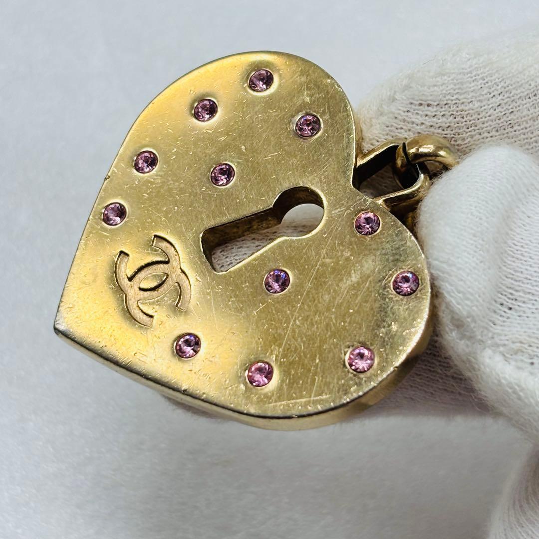 CHANEL シャネル ハートモチーフ チャーム キーホルダー CCゴールド