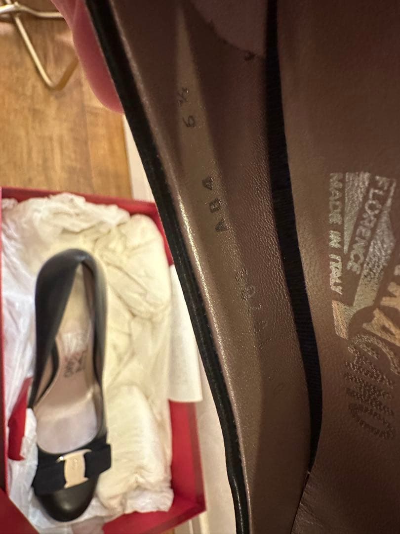 【極美品】フェラガモCARLA8cmヴァラリボンパンプス 6 1/2C 23.5