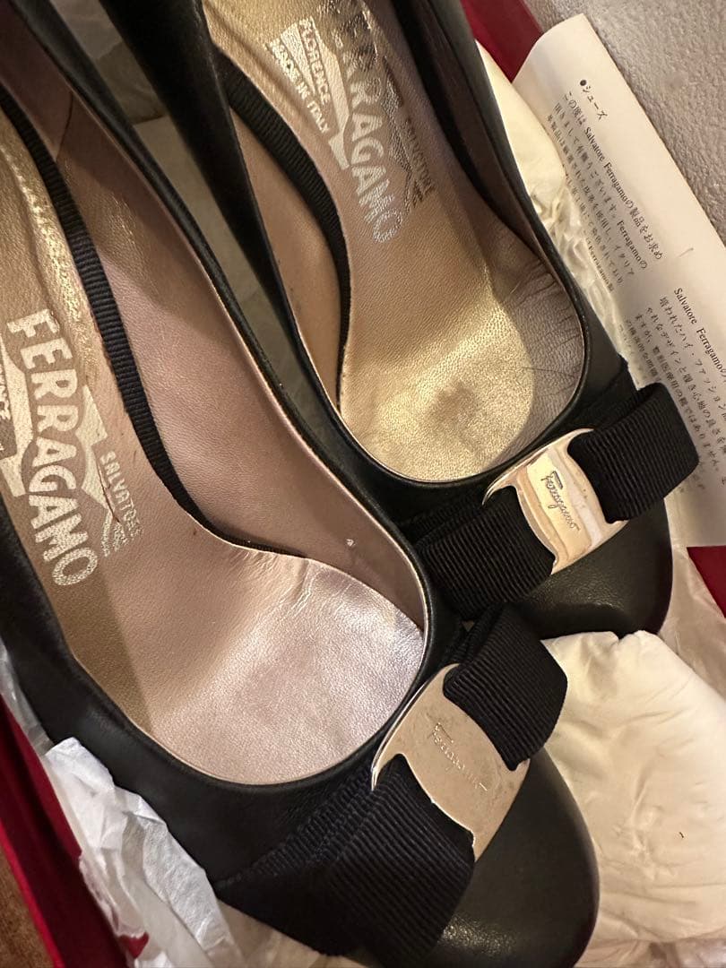 【極美品】フェラガモCARLA8cmヴァラリボンパンプス 6 1/2C 23.5
