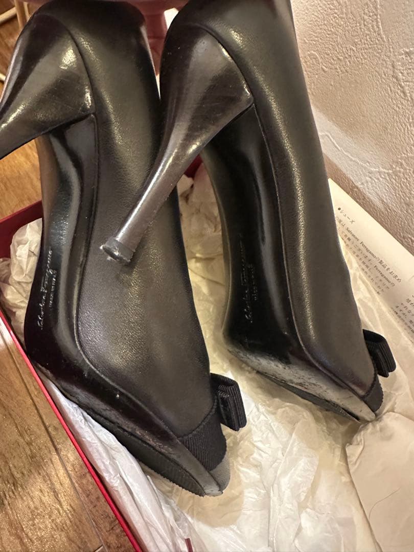 【極美品】フェラガモCARLA8cmヴァラリボンパンプス 6 1/2C 23.5