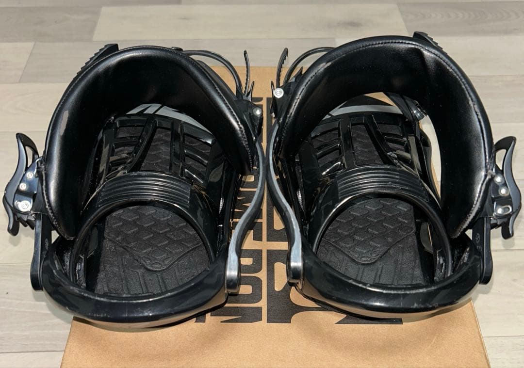 k2 ビンディング(1箇所部品取れ有り)