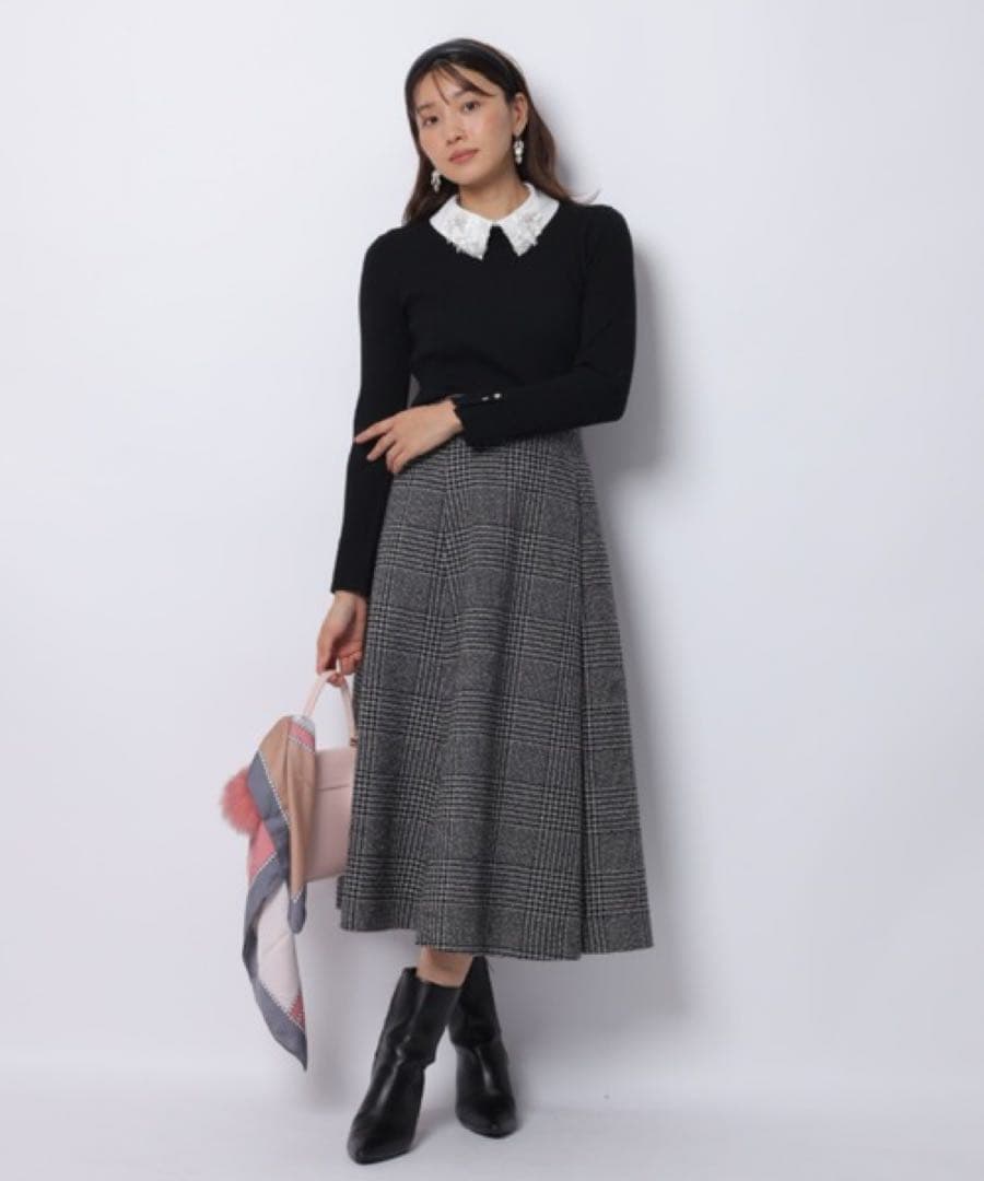 JUSGLITTY 新品未使用タグ付き ビジュー衿リブニット