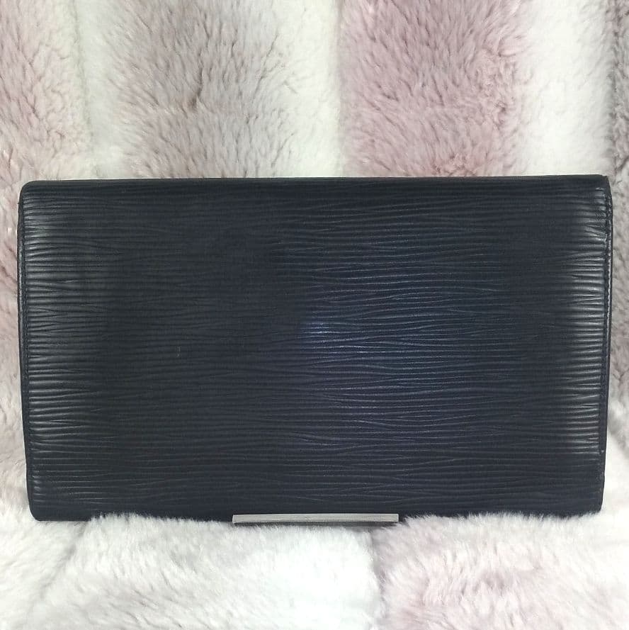 【セール価格】【美品】Louis Vuitton エピレザー ブラック長財布