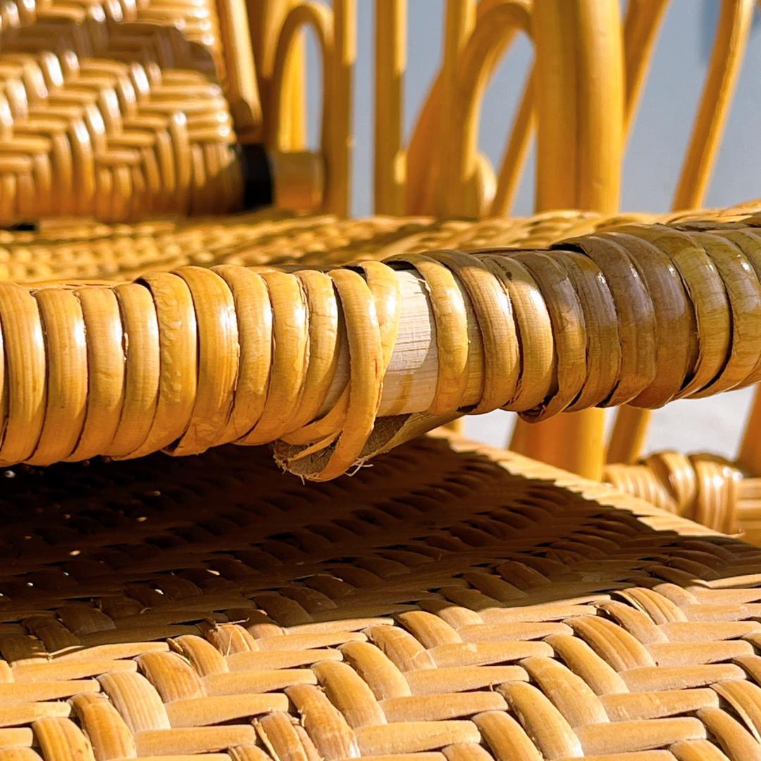 【送料無料】 ラタン リクライニングアームチェア マガジンラック オットマン