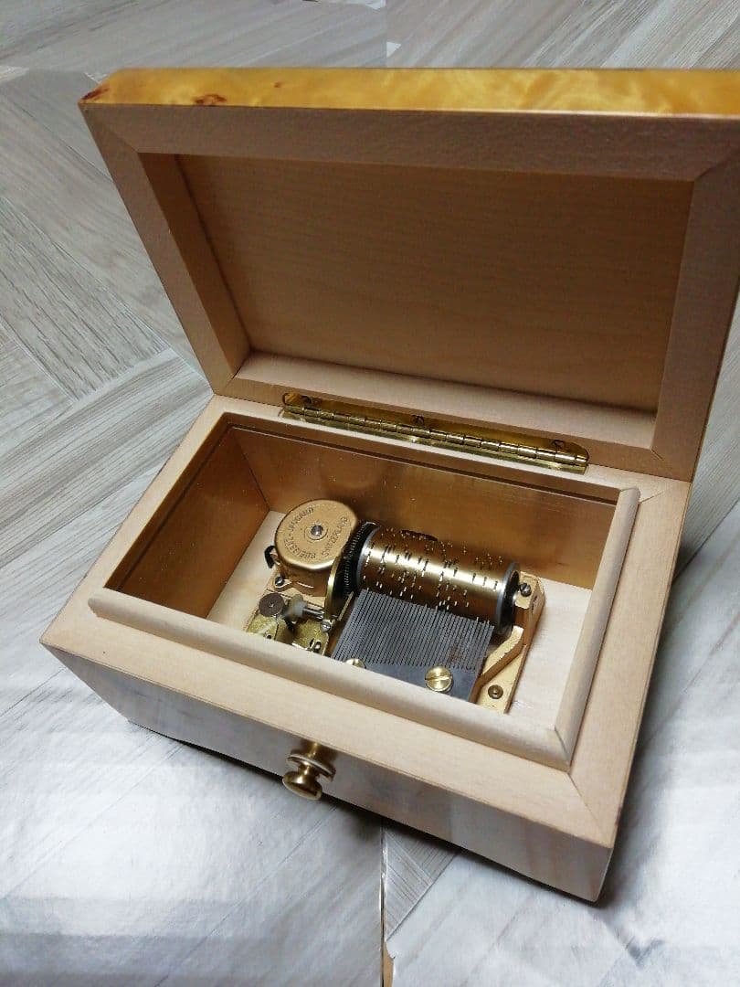 スイス製 GUEISSAZ-JACCARD ゲイサスジャカード】オルゴール