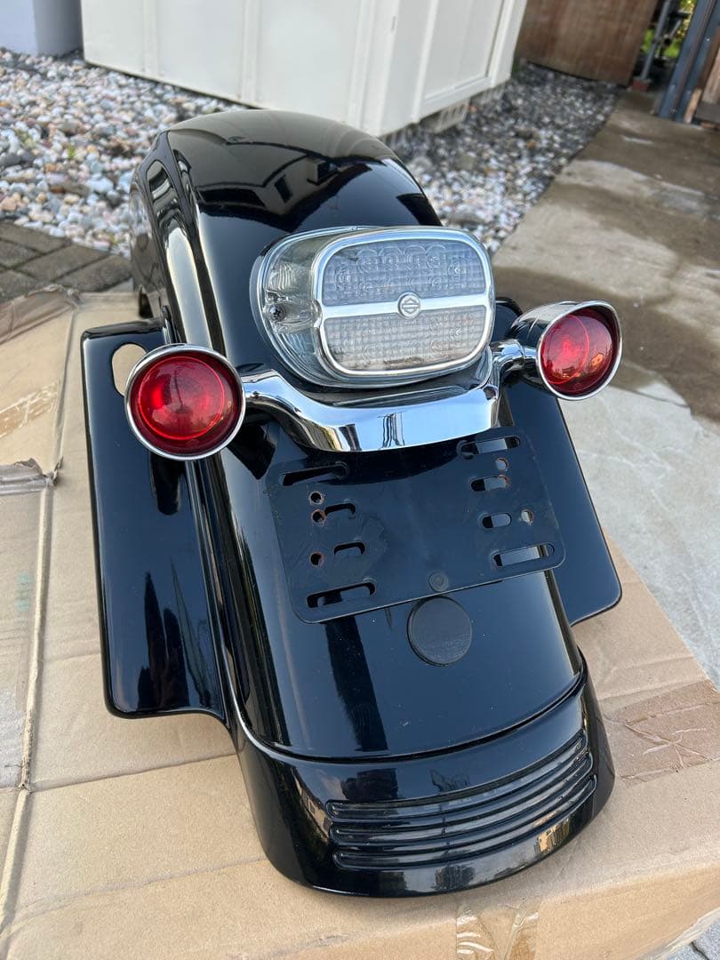 リアフェンダー ブラック テールライト付き