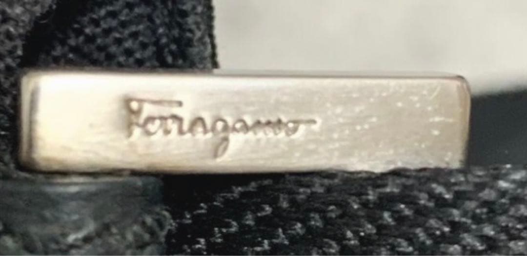 美品 Salvatore Ferragamoショルダーバッグ クロスボディバック