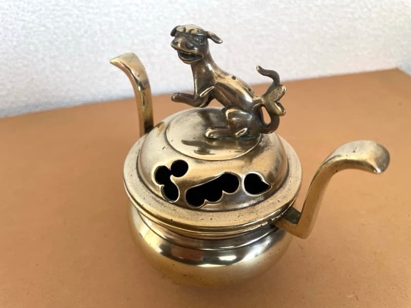 【明治〜昭和初期？】真鍮製 香炉 獅子摘み 立ち耳 三本脚