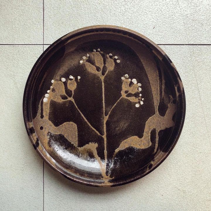 【陶器】大皿 黒 花柄 大きい メインディッシュ 和柄 和風 和食 食器