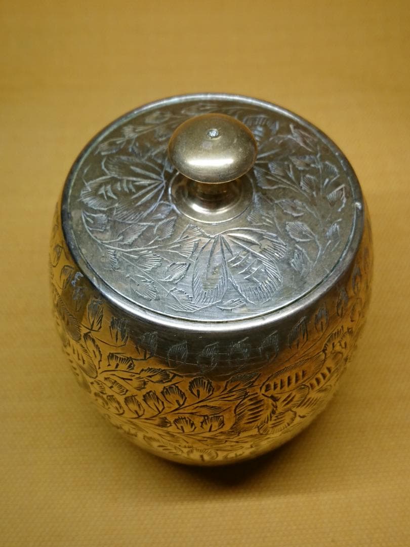 ビンテージ　小物入れ　銅製　彫刻　置物　インテリア　工芸品　美術品　A3096