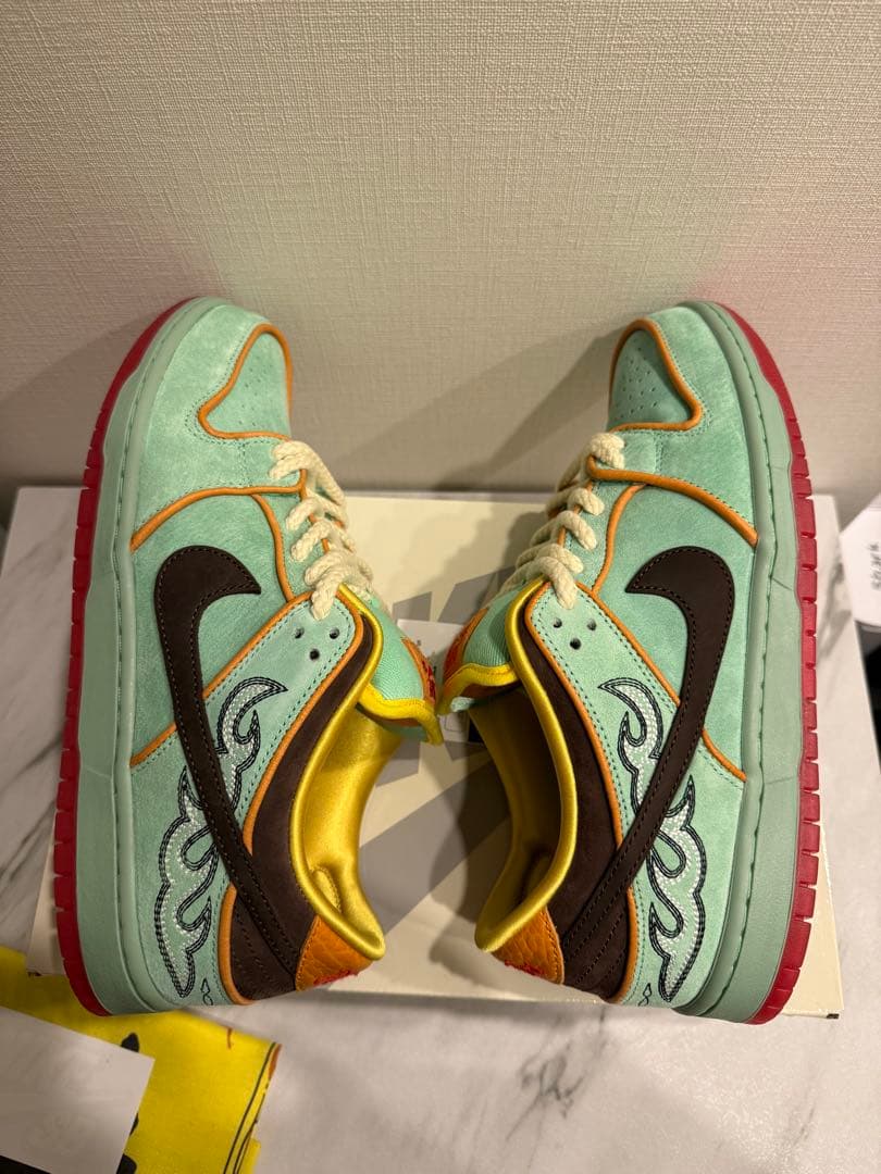 靴 T-KYUNNike SB Dunk Low Pro