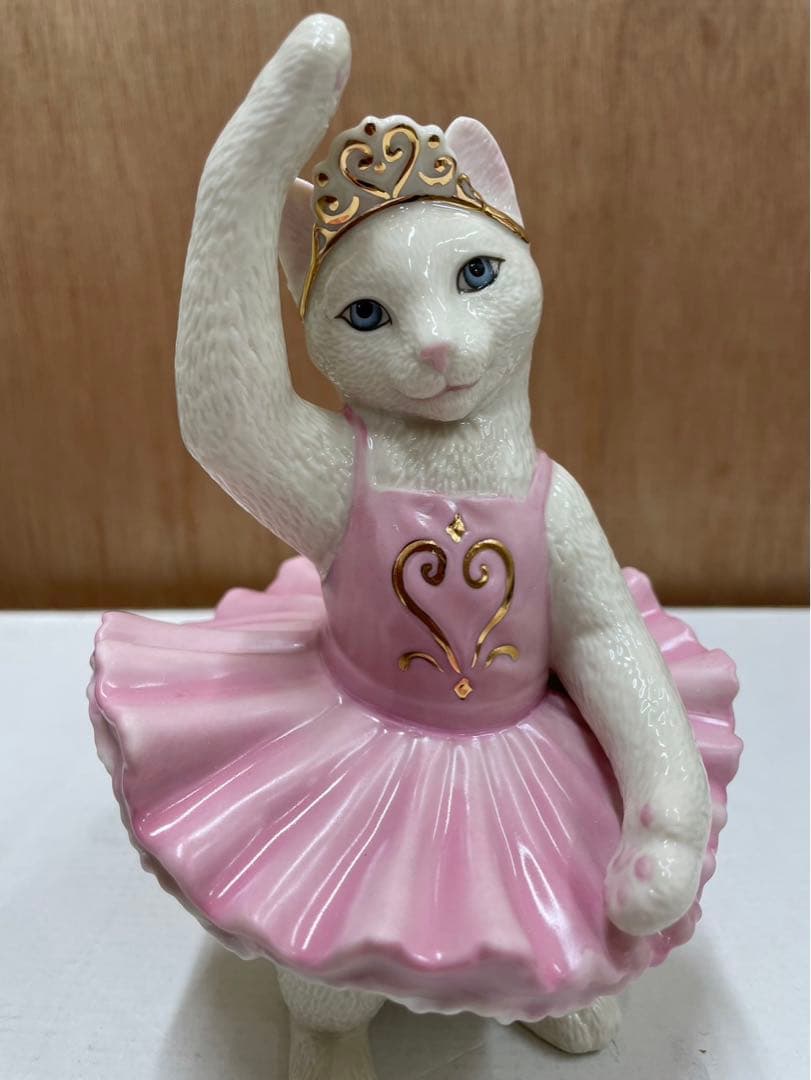 レノックス猫 ( 独宴会 ) Kitty's First Recital