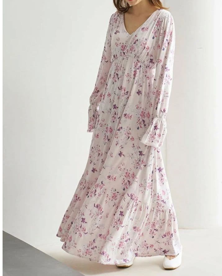 新品未使用ジェラートピケ gelato pique 花柄カップイン長袖ワンピース