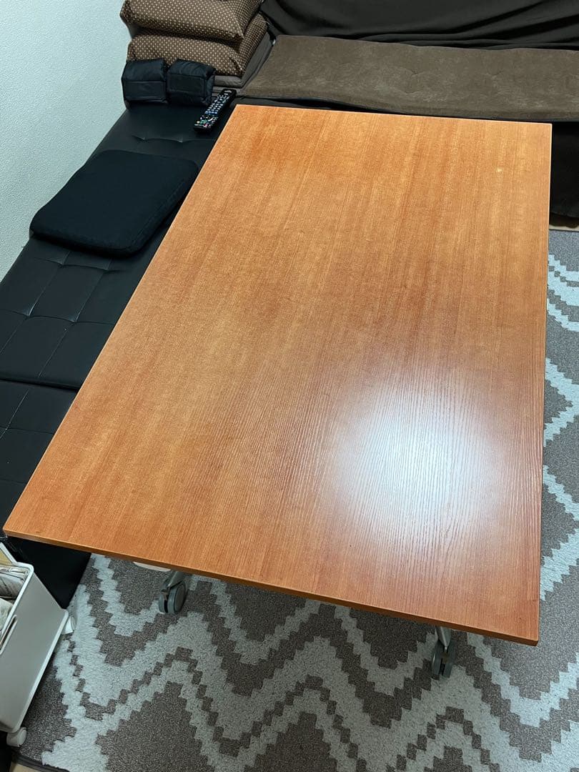 昇降式テーブル