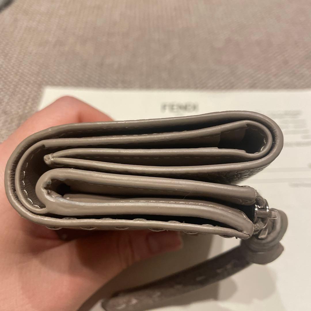 FENDI グレー 三つ折り財布