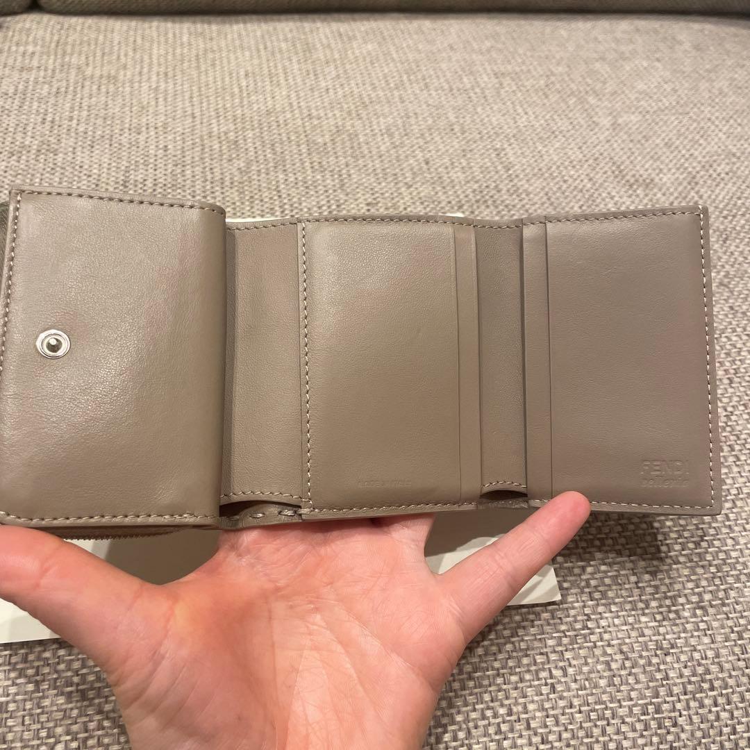 FENDI グレー 三つ折り財布