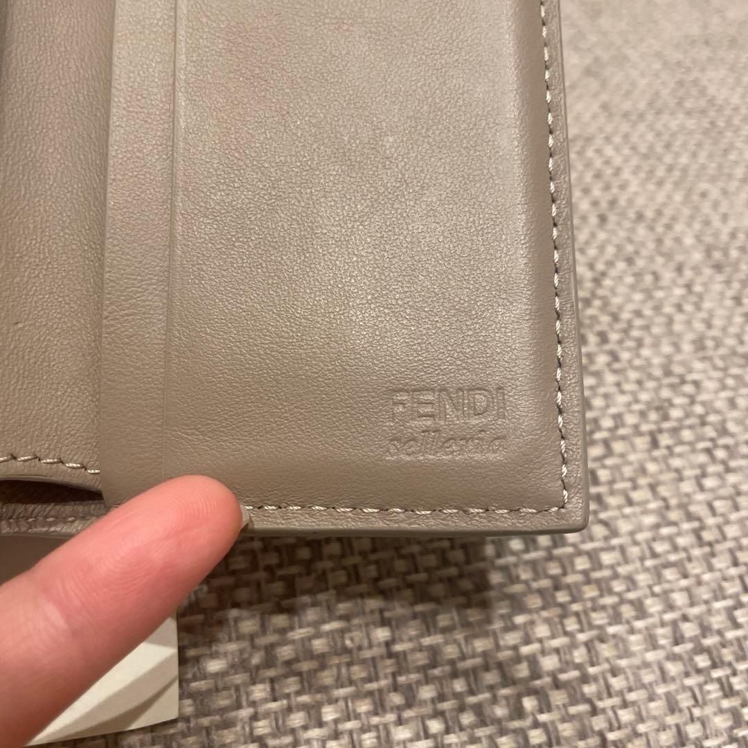 FENDI グレー 三つ折り財布