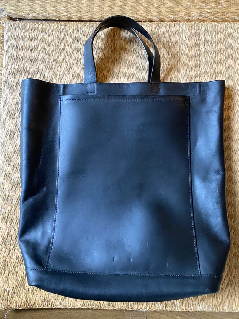 PB0110 ブラック レザー トートバッグ ピービーゼロワンワンゼロ