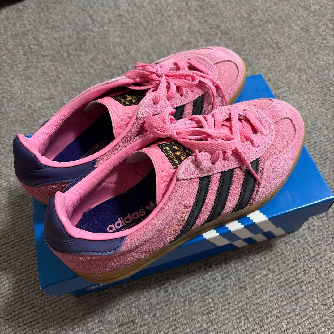 人気商品 adidas ピンク スニーカー ガゼル gazelle アディダス