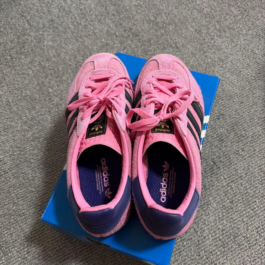 人気商品 adidas ピンク スニーカー ガゼル gazelle アディダス