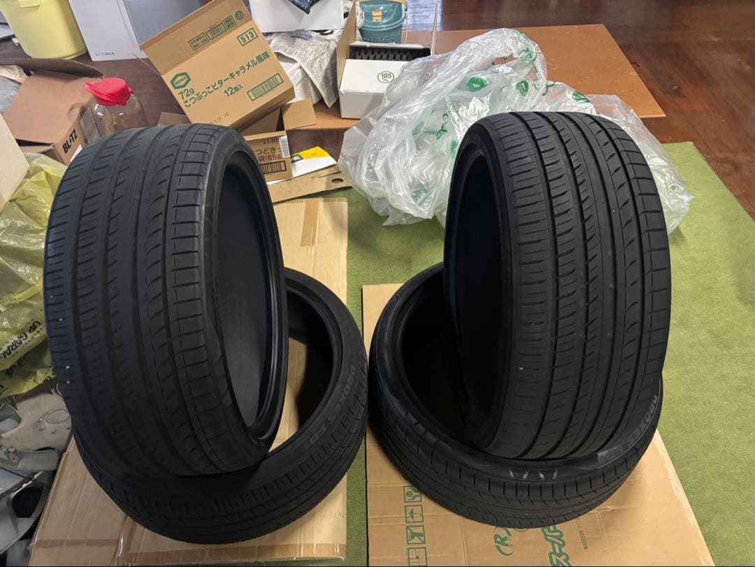TOYOタイヤ　245/35R20 4本セット