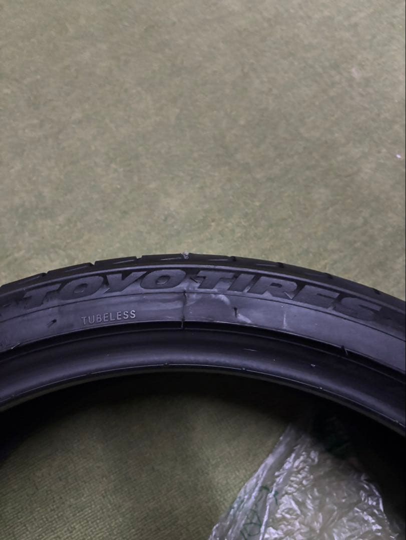 TOYOタイヤ　245/35R20 4本セット
