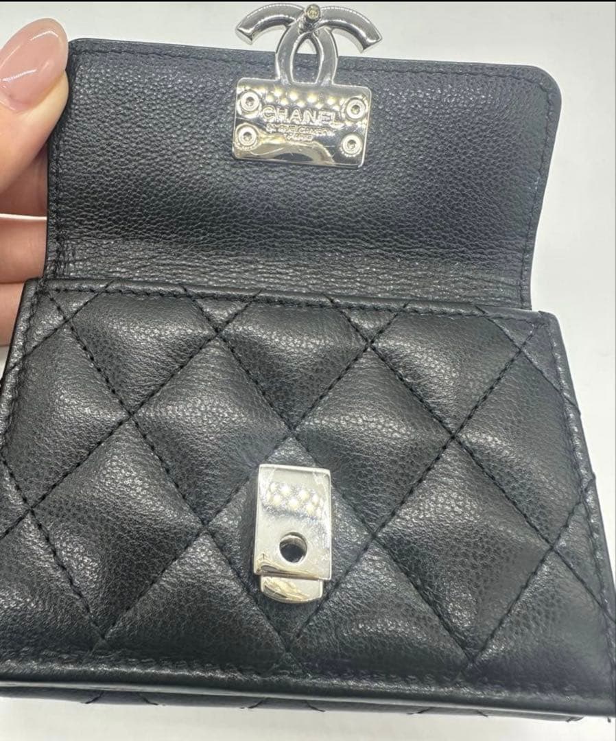 シャネル マトラッセ コンパクトウォレット 折り財布 ブラック ココ