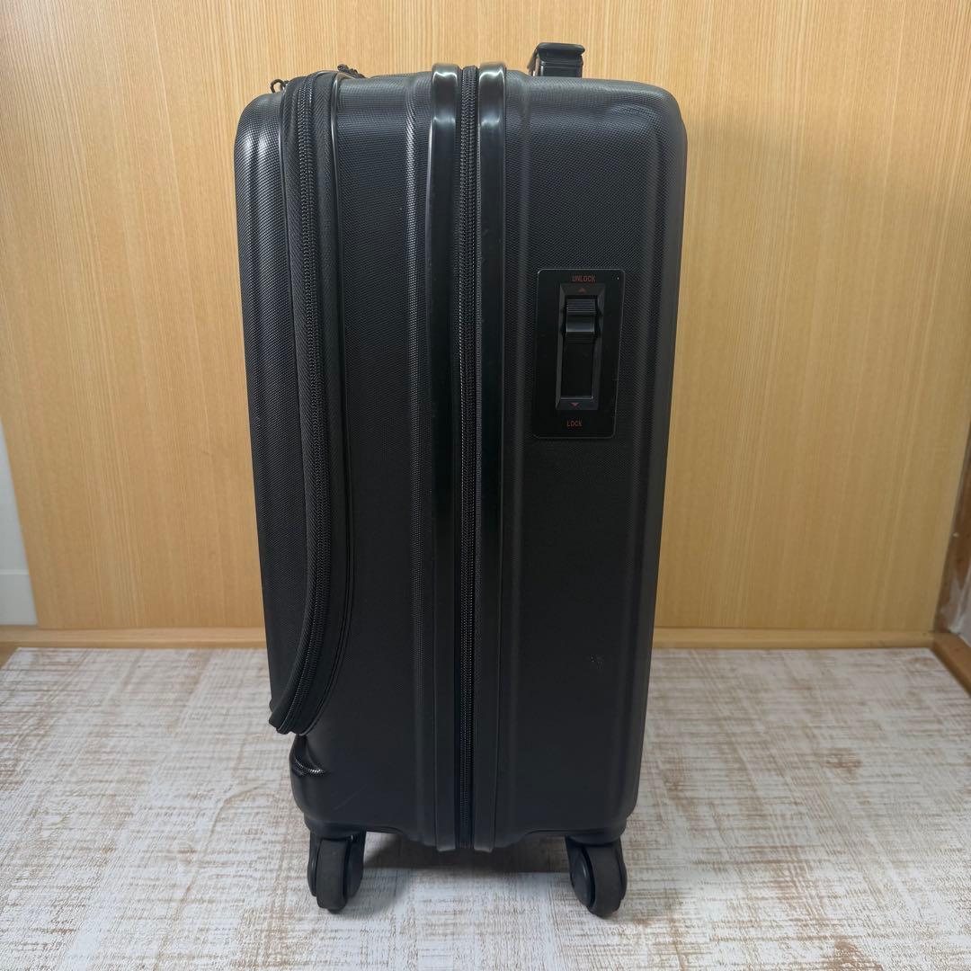 訳あり　BRIEFING H-34F キャリーケース　４輪　マットな色合い