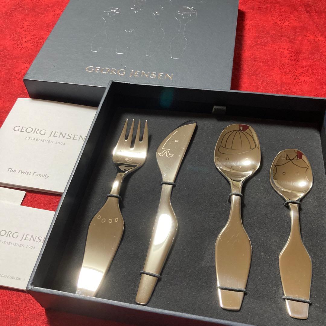 e  カトラリーセット The Twist Family