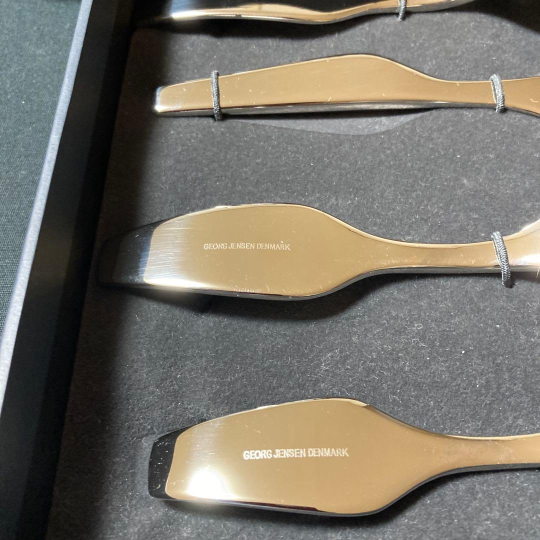 e  カトラリーセット The Twist Family