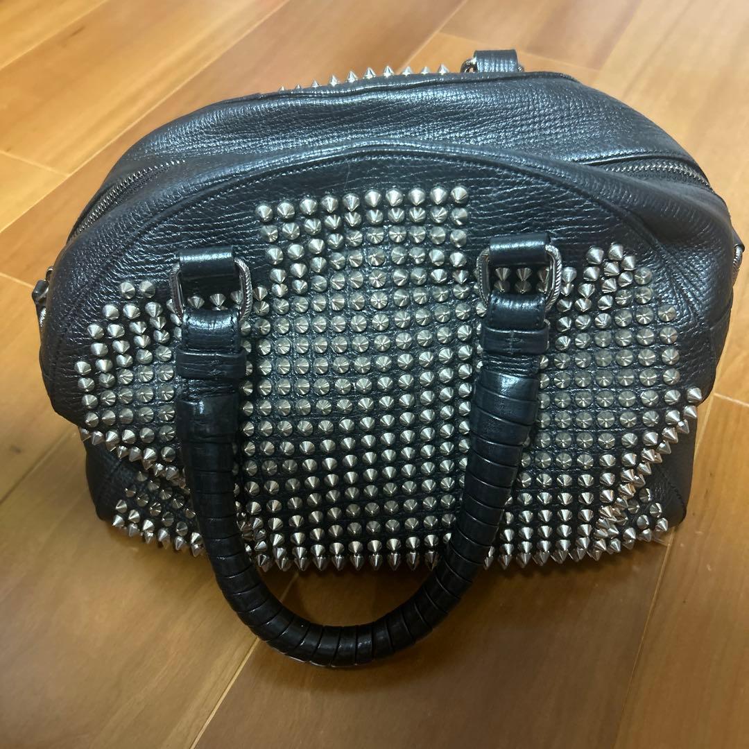 美品　ルブタン　スタッズボストンバッグ黒
