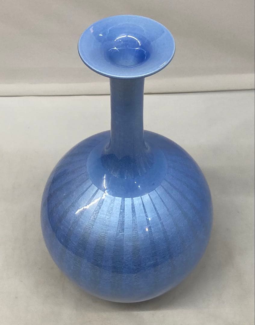 B474s「淡青釉裏銀彩 花入」中田一於作　共布共箱　九谷焼　師-3代徳田八十吉