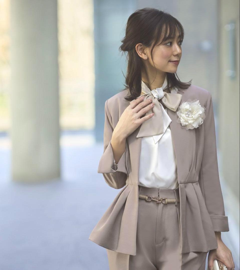 ルイルエブティック ノーカラーウエストタックペプラムパンツスーツ 入園入学七五三