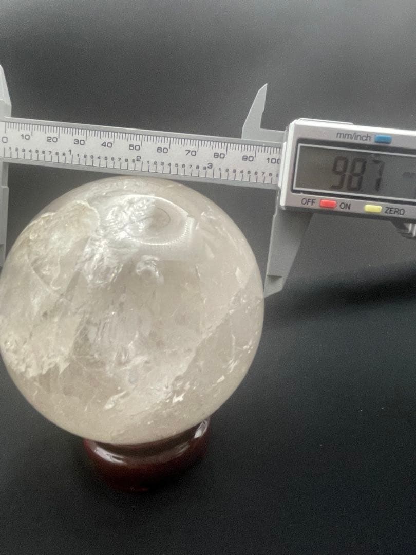 【ヒマラヤ水晶】丸玉 虹入り 約98㎜ 約1,355g 天然石 セール開催中！