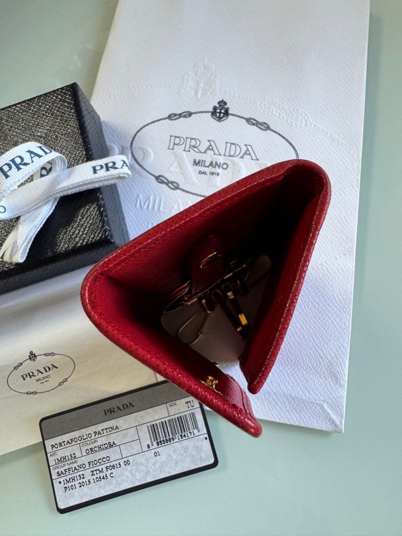 PRADA プラダ４連キーケースサフィアーノレザー レッド