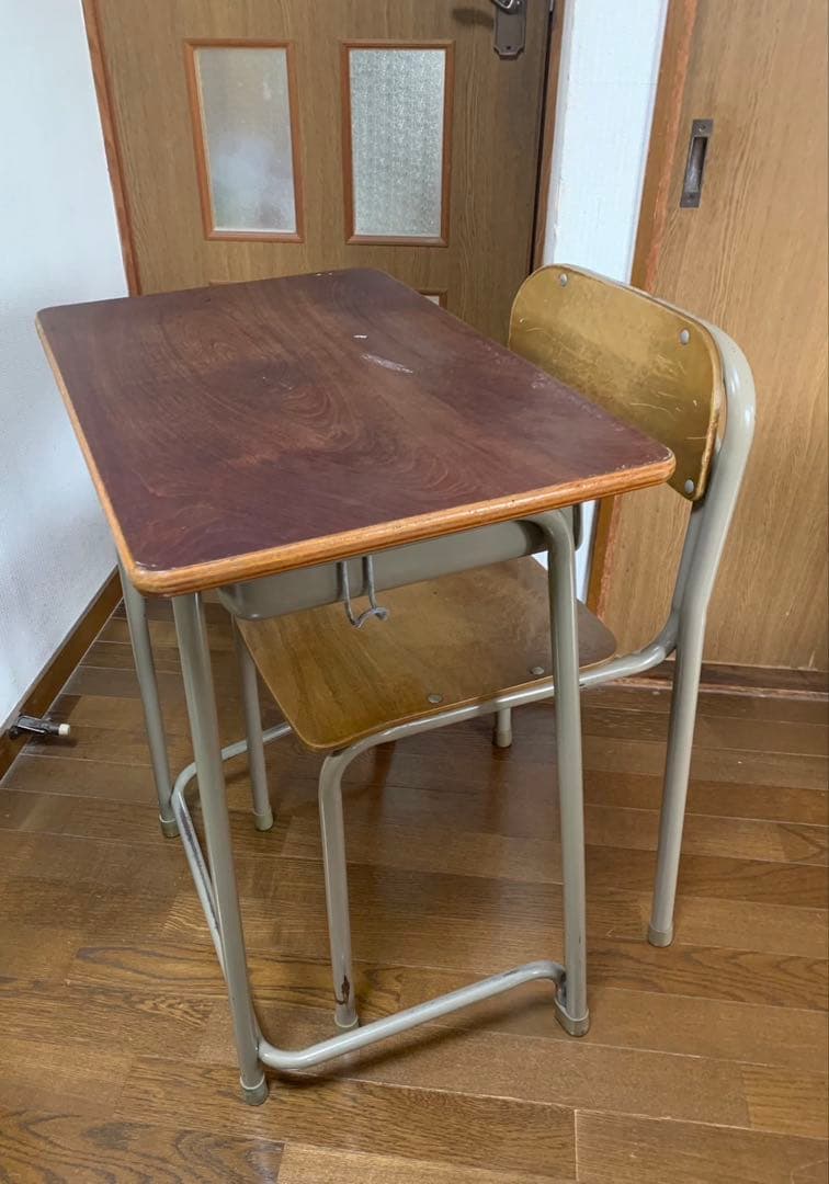 昭和レトロ　学校机とイスセット⓶