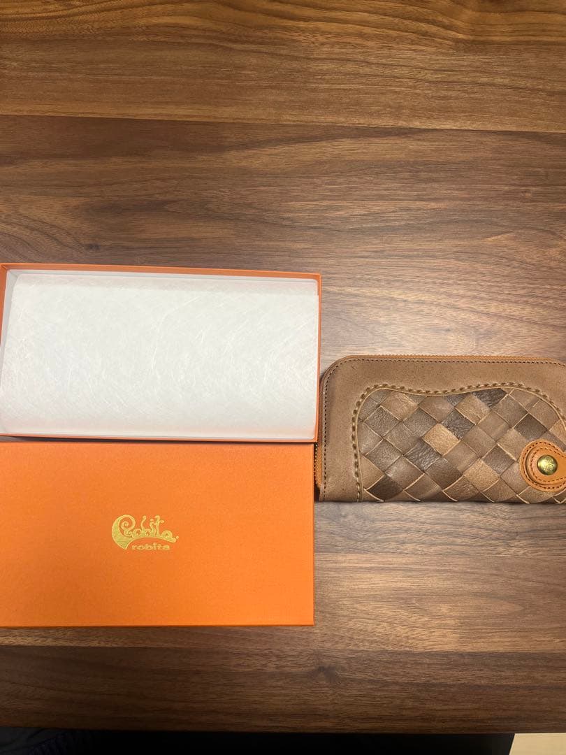 【新品・値下げ交渉可】ロビタ　robita レザー長財布 ブロンズカラー