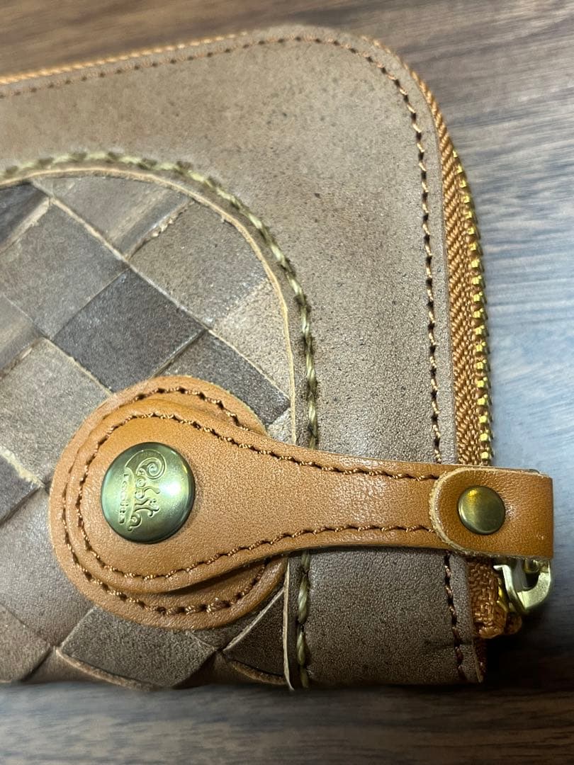 【新品・値下げ交渉可】ロビタ　robita レザー長財布 ブロンズカラー