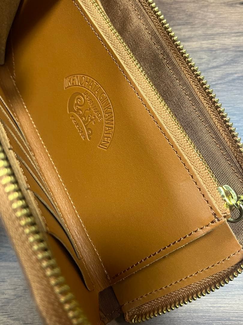 【新品・値下げ交渉可】ロビタ　robita レザー長財布 ブロンズカラー