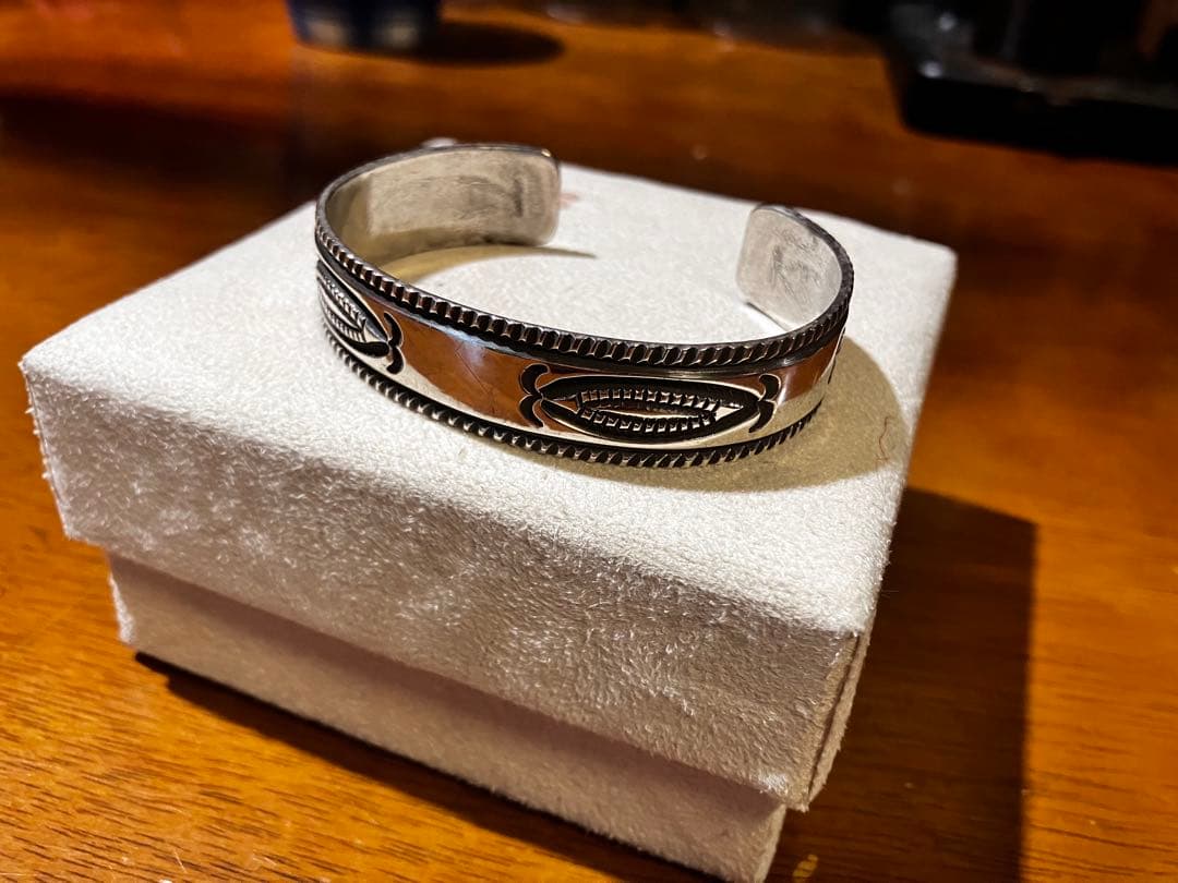 【ナバホ族】インディンジュエリー バングル 刻印入り ケース付き アクセサリー