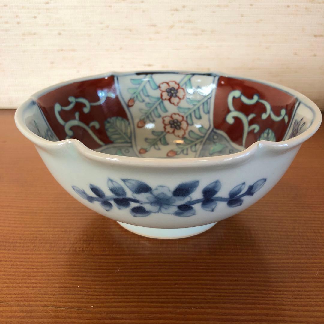 有田焼 六代走波　染錦 菖蒲椿辻が花波千鳥文　輪花深鉢