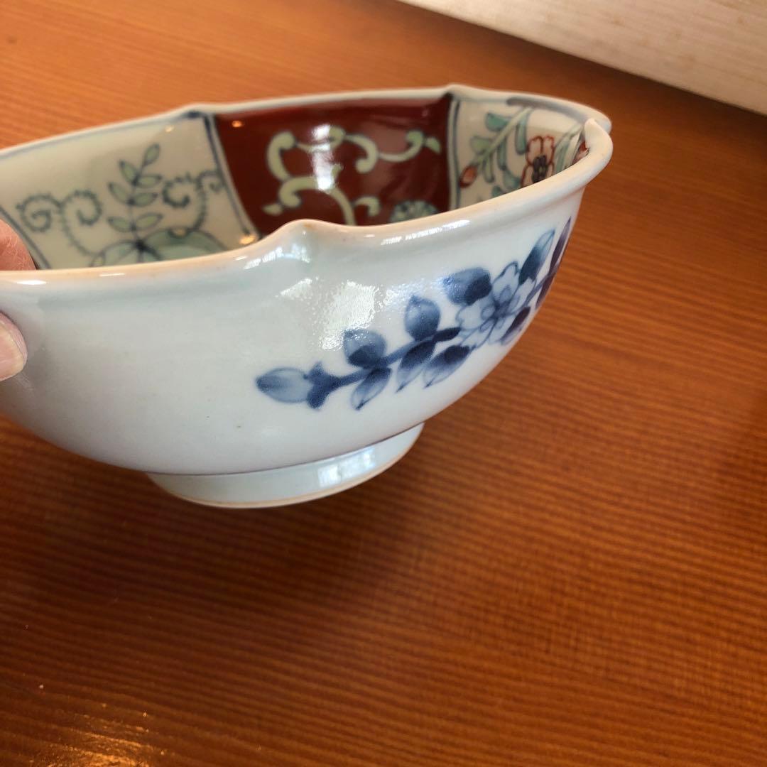 有田焼 六代走波　染錦 菖蒲椿辻が花波千鳥文　輪花深鉢