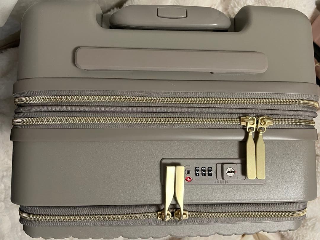 ビビエスト　スーツケース　キャリーケース